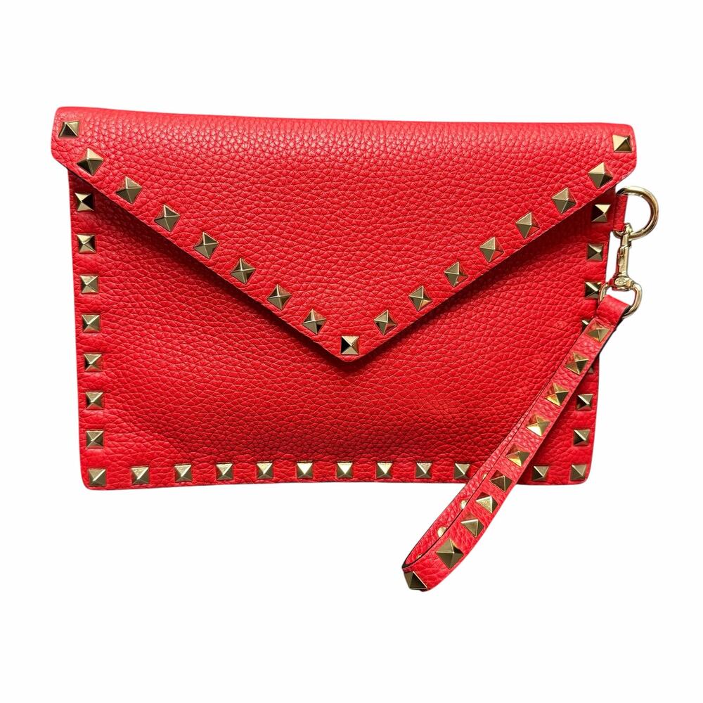 Valentino Garavani Rockstud Envelope Clutch Bag Red Pebbled Leather Edgy Luxury